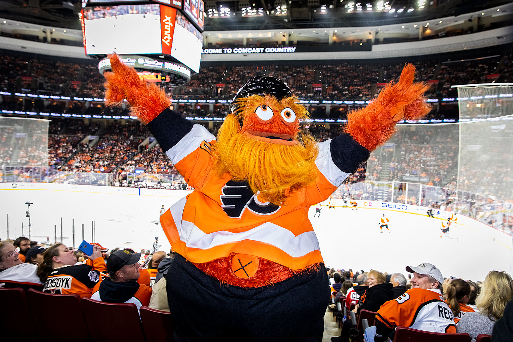 Sports Photographer STEVE BOYLE - Philadelphia Flyers Mascot Gritty